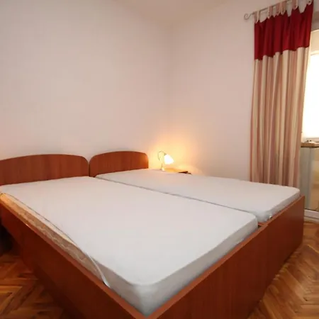 6693d アパート *