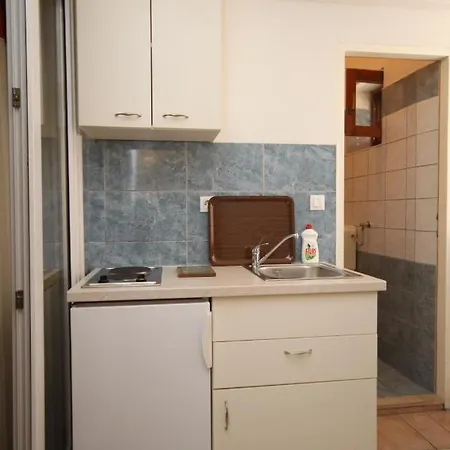 6693d マカルスカ